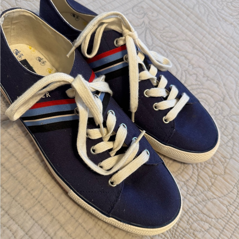 Tommy Hilfiger Navy Sneakers with Tricolor Stripes